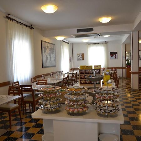 Albergo Larenzia كاتوليكا المظهر الخارجي الصورة